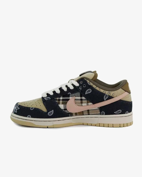 Nike SB Dunk x Travis Scott