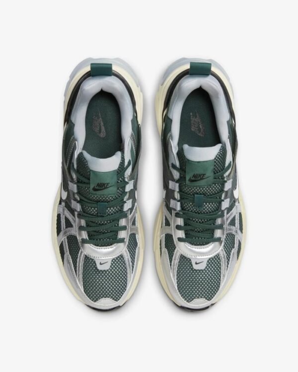 Nike V2K Run Vintage Green - Imagen 4