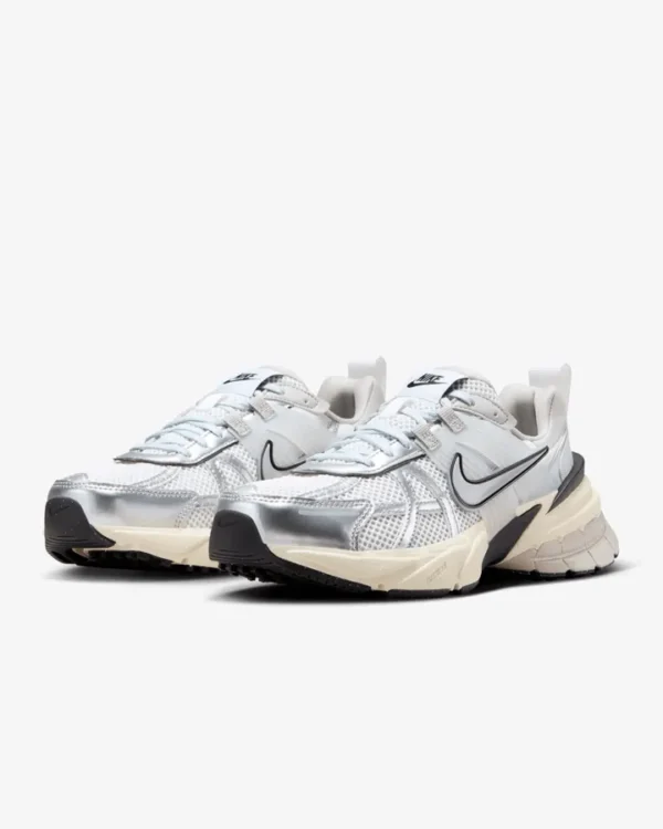 Nike V2K Run Metallic Silver - Imagen 3