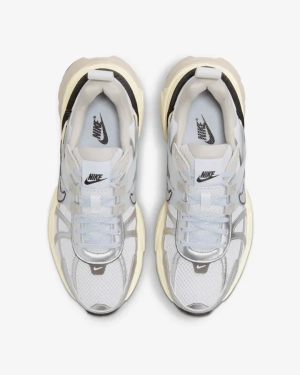 Nike V2K Run Metallic Silver - Imagen 4