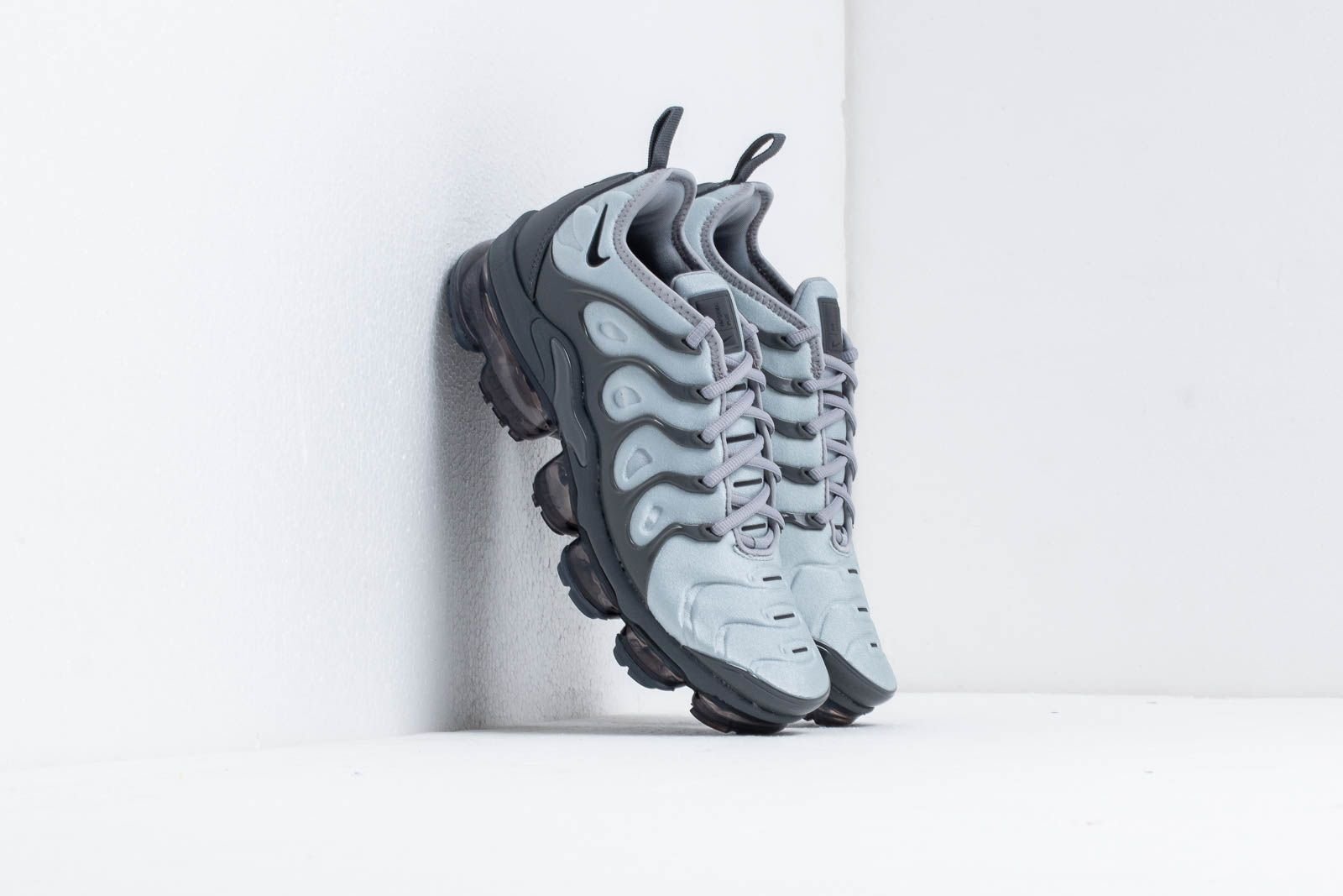 Nike Air Vapormax Plus - Imagen 4